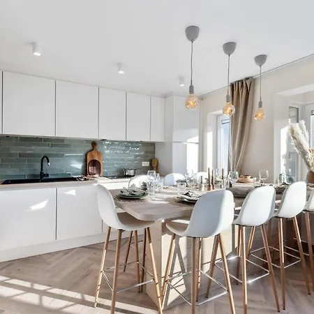 Alejandro - Lovely 2 Bedroom In